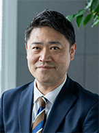 山本 高嗣氏