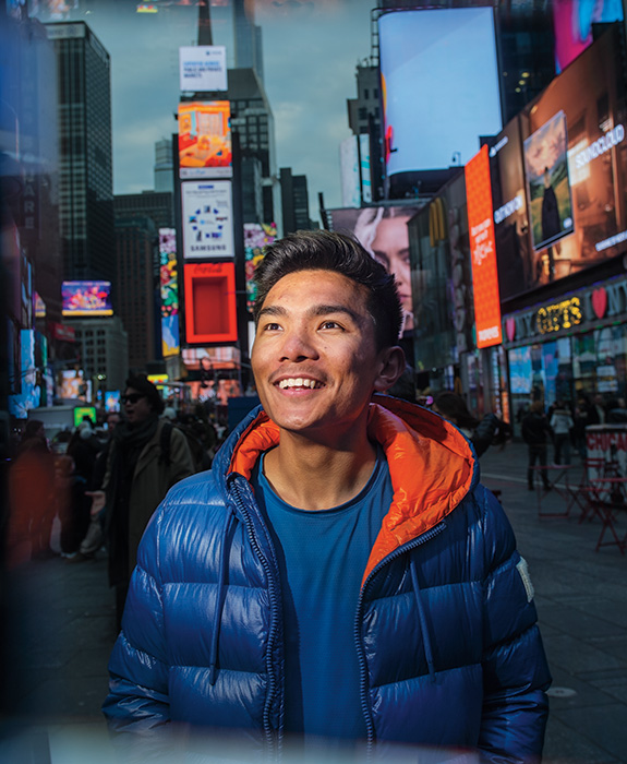 険しい高みに挑む若者